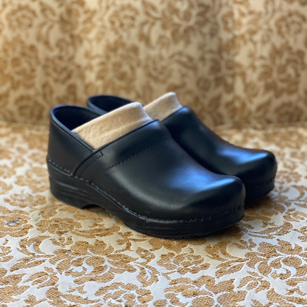 SOLD — Dansko Pro Black Clog